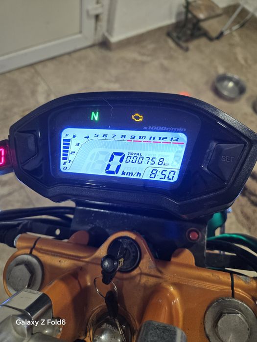 Vând motocicleta Suzuki GSF 600