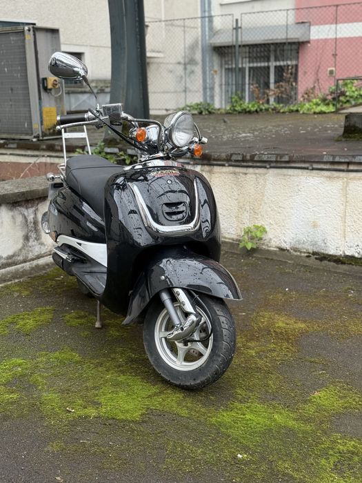 Vând scuter Znen - 49cc