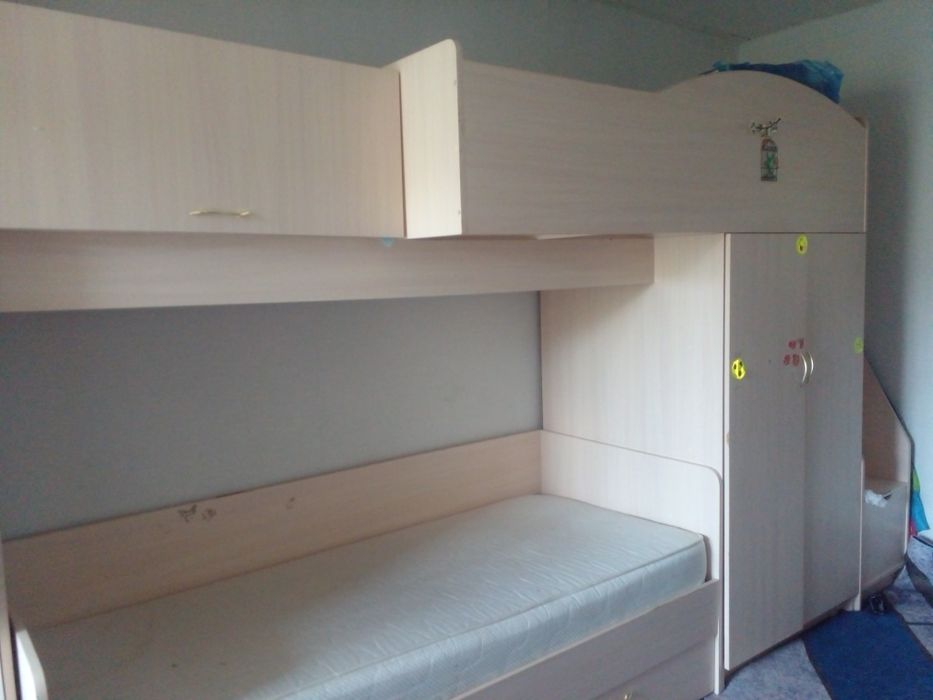 Продам двухъярусную кровать