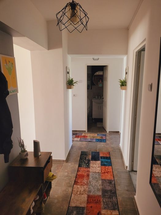 Apartament 4 camere decomandate, etaj 1, zonă excelentă – renovat 2025