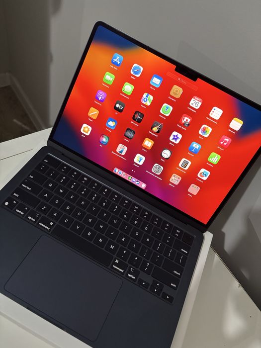 Macbook air m2, 100%