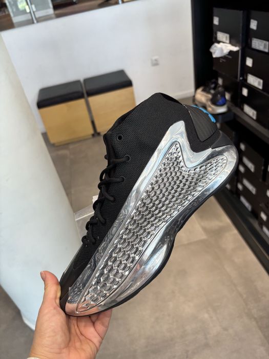 Мъжки маратонки Adidas Anthony Edwards 1