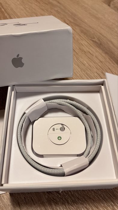 APPLE AirPods Pods 2nd generation / MagSafe Wireless charging!