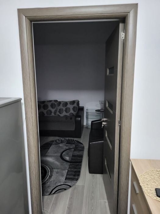 Garsonieră decomandată  de inchiriat Craiova