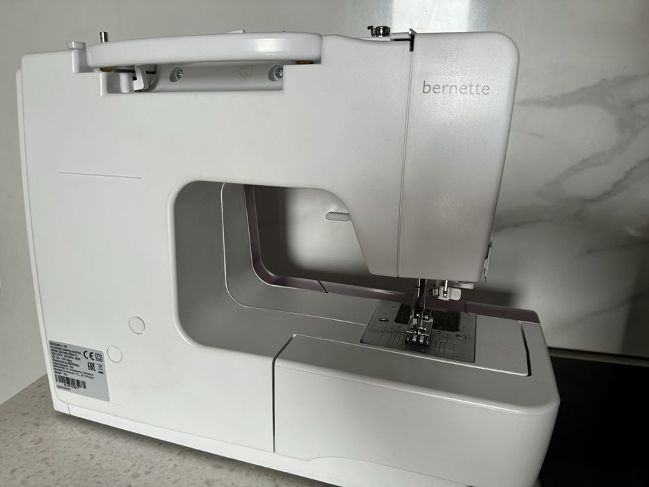 Швейная машина BERNETTE Sublime Milan 5