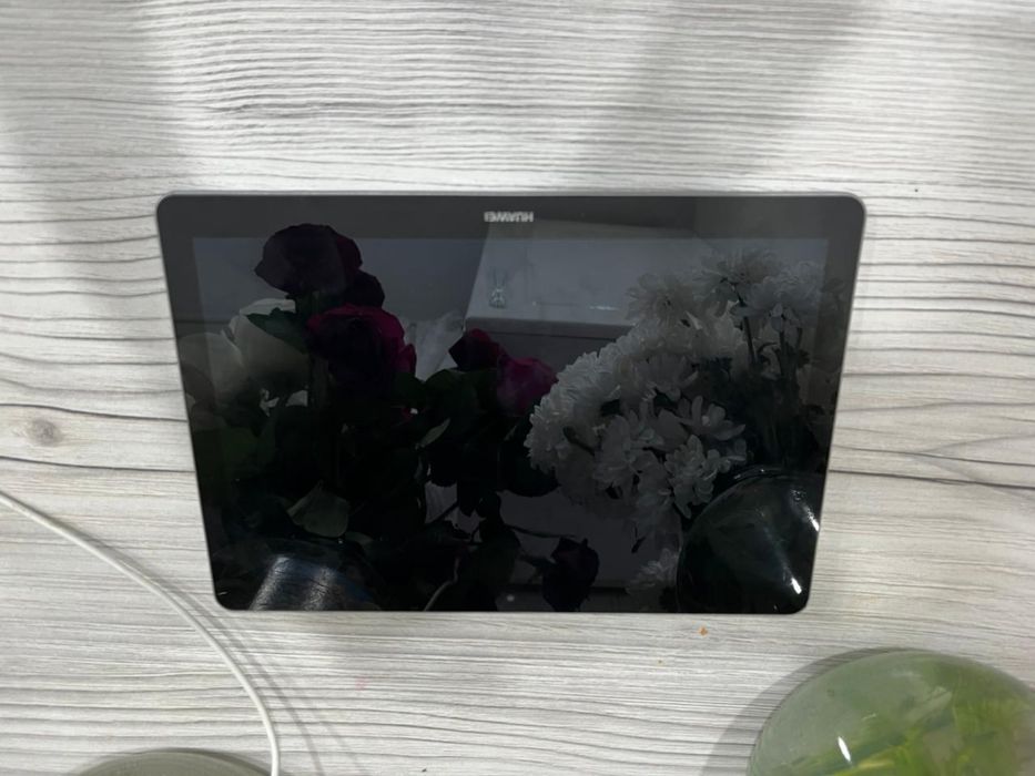 Продам планшет Huawei