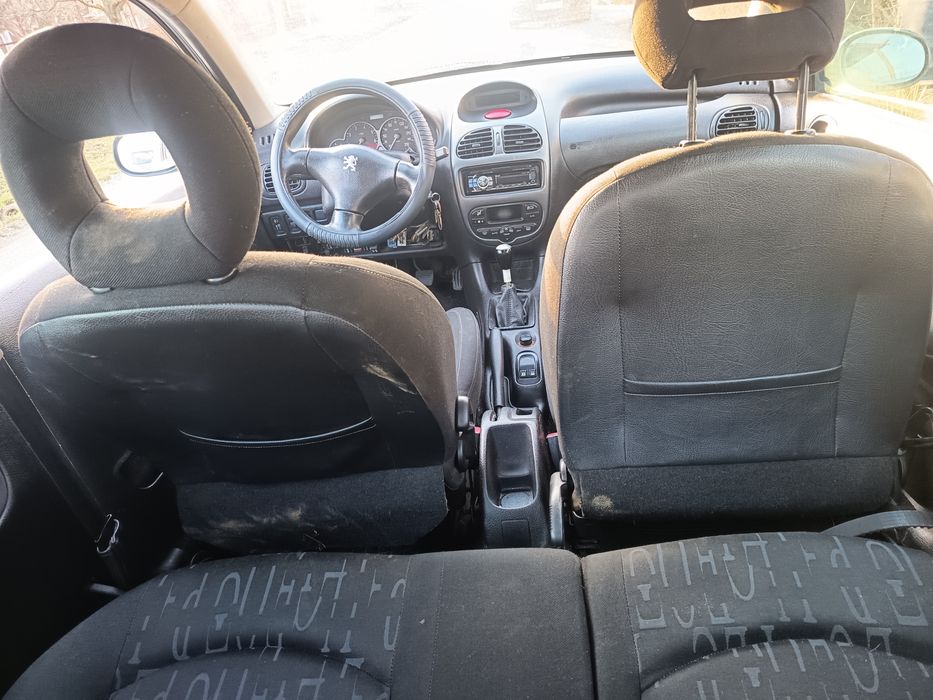 Vând Peugeot 206