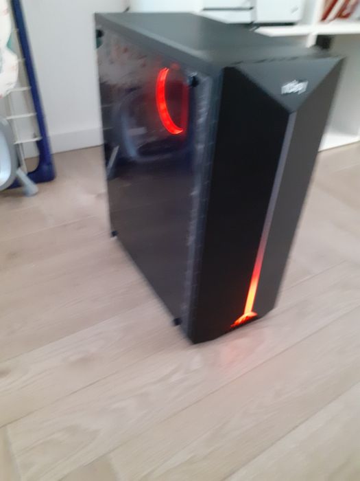 Vând Amd Ryzen 5 1600x (similar cu i5 generația 10)