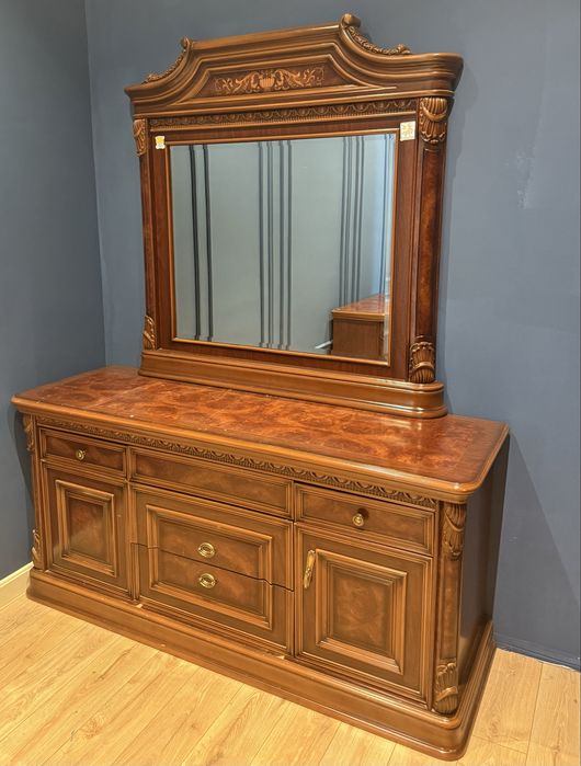 Спальный гарнитур сатылады