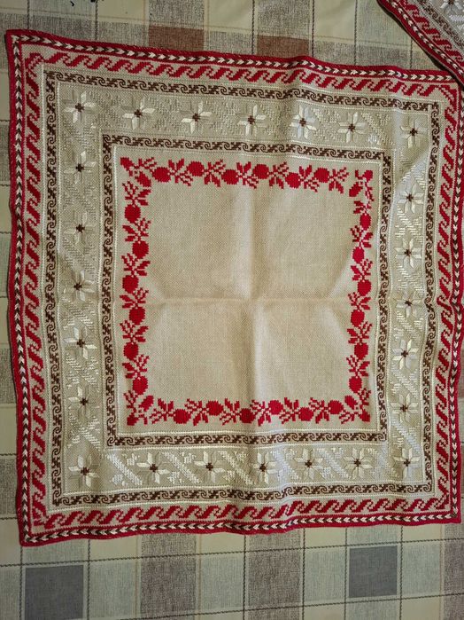 Ръчно бродирани карета