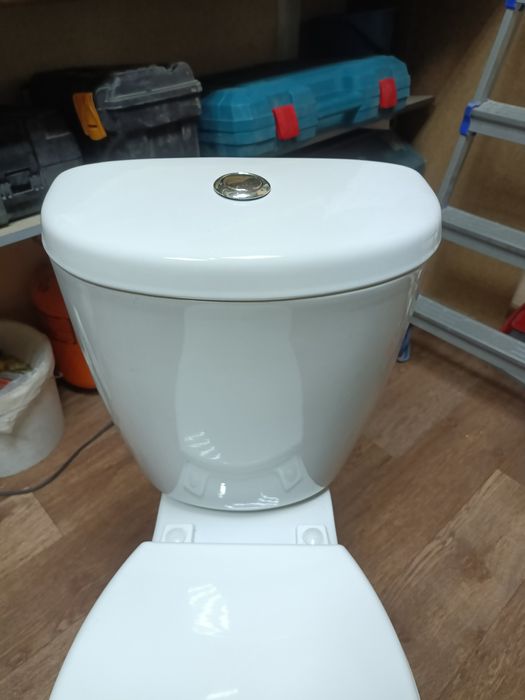 Унитаз Россия с бачком