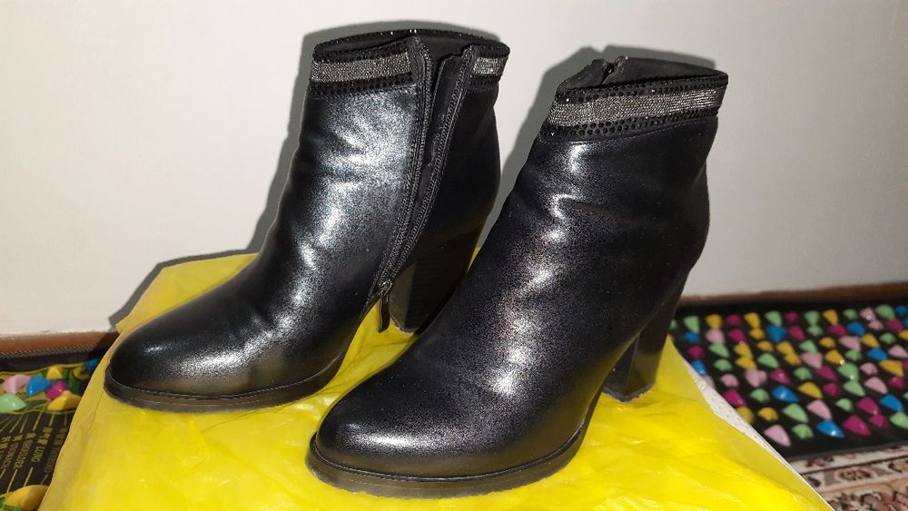 Аеллар полусапоги сотилади.