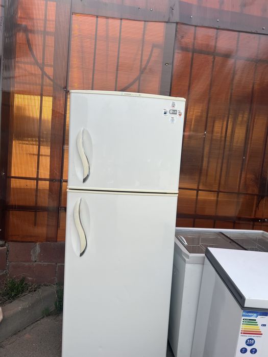 Холодильник б/у в хорошем рабочем состоянии