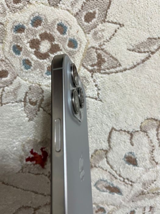 Новый айфон 15 про емкость 92%