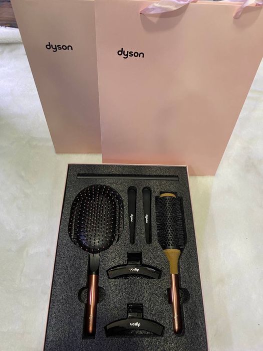 Dyson Dyson.
