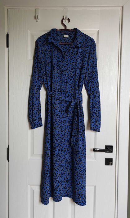 Дълга синя рокля с леопардов принт