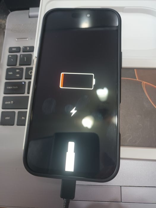 I-Phone 16 Pro-Max  blocat - foarte negociabil
