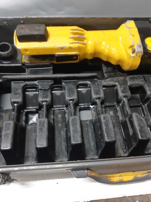 Presa electrica de sertizat cupru REMS