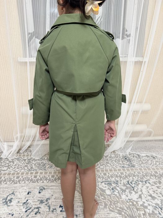 Плащ 38 размер (4-5класс) 4900тг