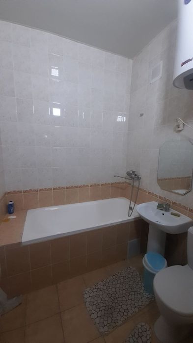 Фаргона шахар хокимят олдида Янги курилган Дом.