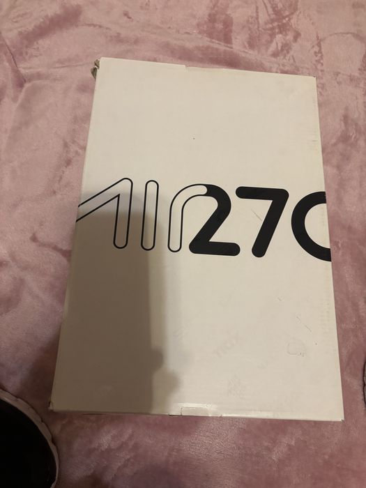 Маратонки найк 270