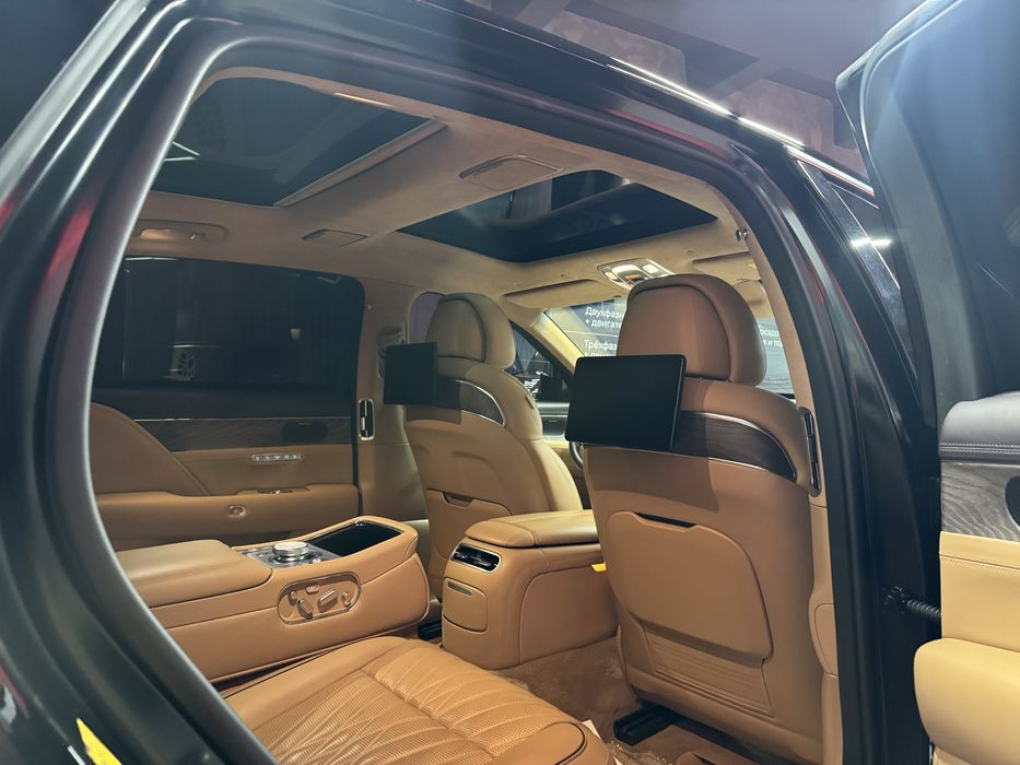 Genesis G90 …………