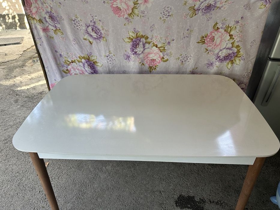 Продается стулья и столы