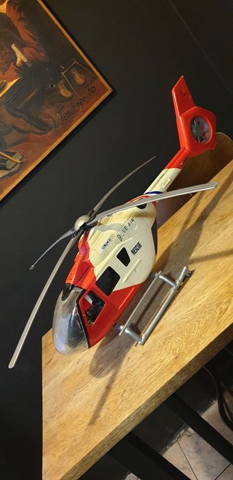 Elicopter gigant ca si Playmobil