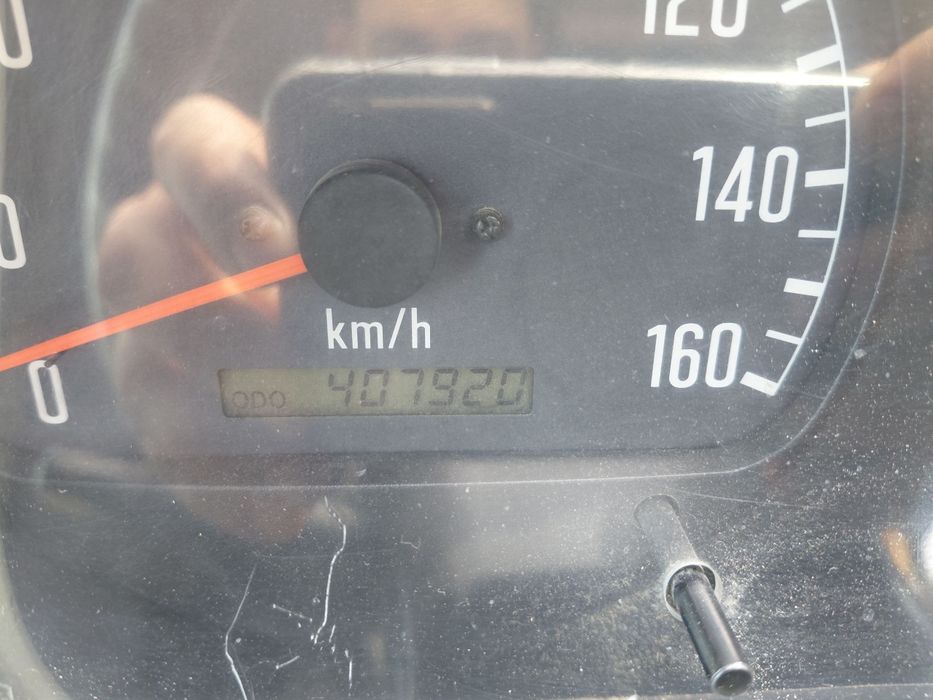 Isuzi avtobus sotiladi.