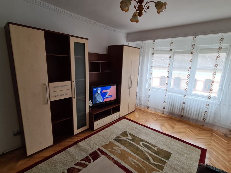 Chirie Ap 2 cam. DECEBAL