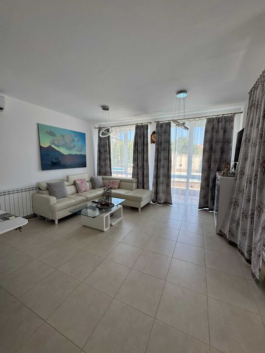 Дава се под наем Къща в Свети Влас - 200 кв.м за 1500 € - Снимка #14