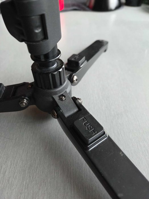 Монопод с хидравлична глава