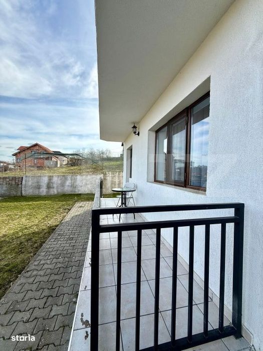 Apartament 3 camere, decomandat, curte 90 mp si 2 terase - Zona Lidl