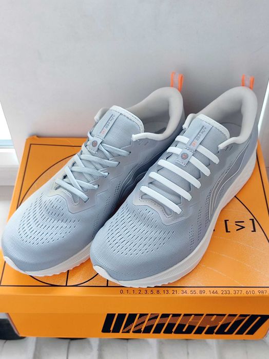 Оригинальные кроссовки Li-Ning (новые)