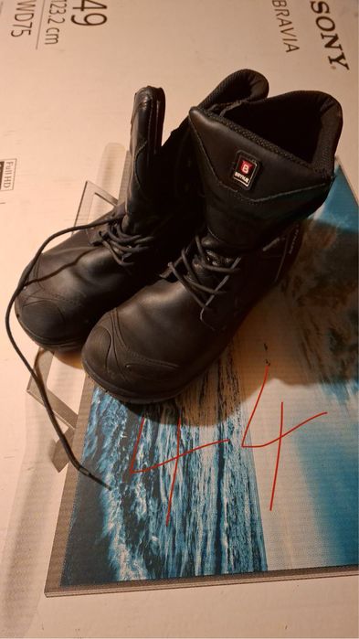 Incălțăminte safety