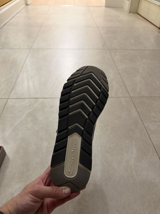 Продам оригинальные кроссовки santoni