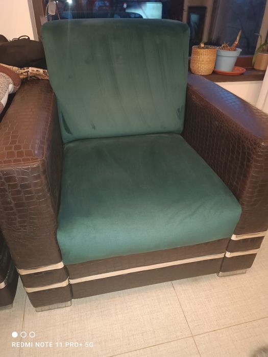 Vând masă extensibilă ovală sufragerie, 2 fotolii și o canapea