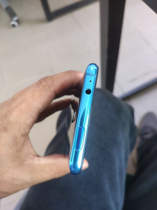 Продам телефон Xiaomi mi 9t