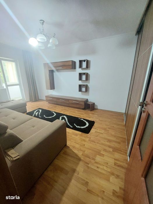 Decebal - 3 camere mobilat și utilat,et.2 , PC , decomandat