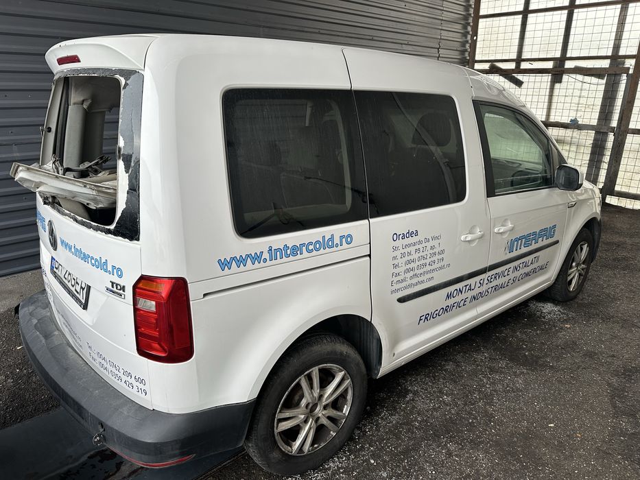 Vw caddy 5 locuri 2.0tdi 150cp fab 2015 avariat pe lateral. Inscris