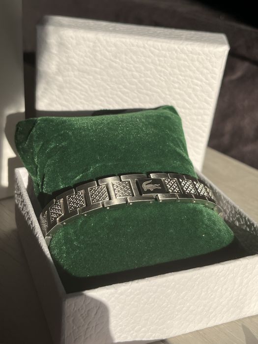 Мъжка гривна на Lacoste