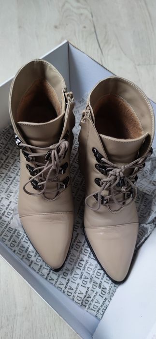 Елегантни дамски боти ADI/Пещера, таупе, ест. кожа/лак, номер 36