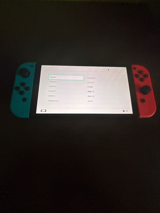 Продавам Nintendo Switch OLED