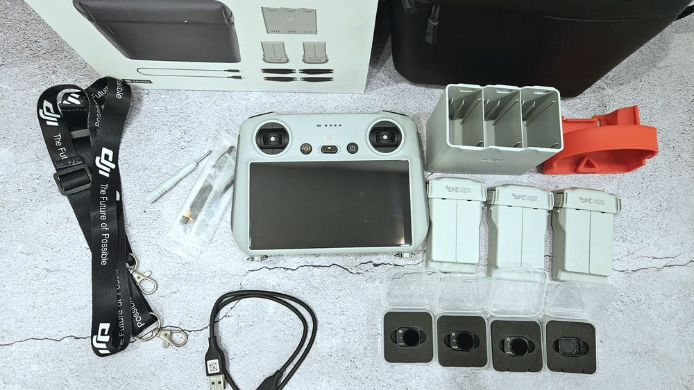 Нов! Дрон DJI Mini 3 pro + DJI RC + Fly more combo + care refresh