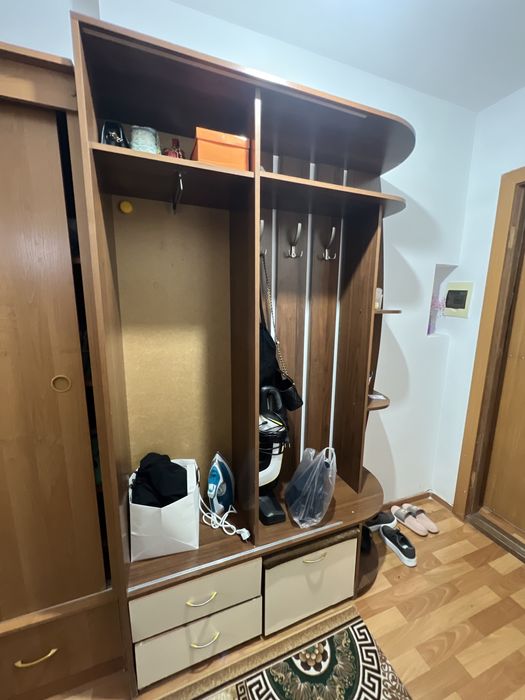 Продам шкаф в прихожую