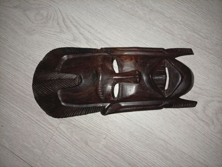 Vând statueta africana