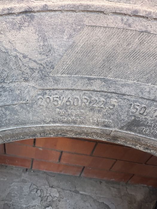 Продам шины 295-60 R22.5 Continental 2 - шт.