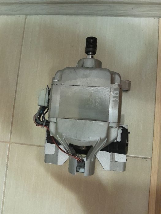 Продам электродвигатели