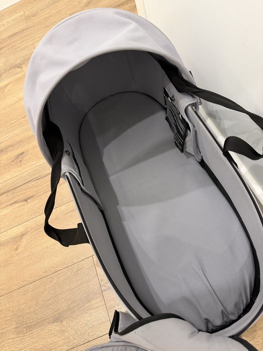 Продам люльку babyzen yoyo