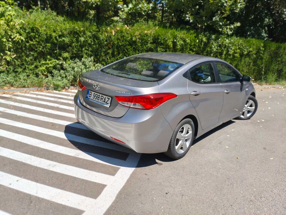 HYUNDAI Elantra 2011 — imagine 3